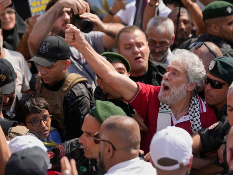 w=800,h=600,fit=crop